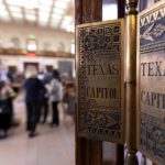 820 luật mới của Texas có hiệu lực vào tháng 9. Dưới đây là một số có thể có tác dụng o...