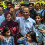 Devyniasdešimt ketverių metų Malaizijos ministras pirmininkas neteko pareigų. Tikėtina, kad naujasis lyderis pakurstys lenktynes....