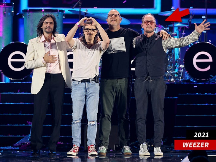 weezer band scott shriner sub getty swipe