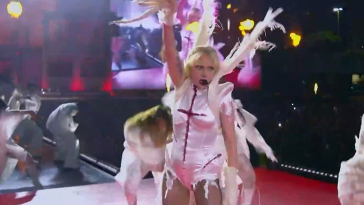 050425_lady_gaga_kal