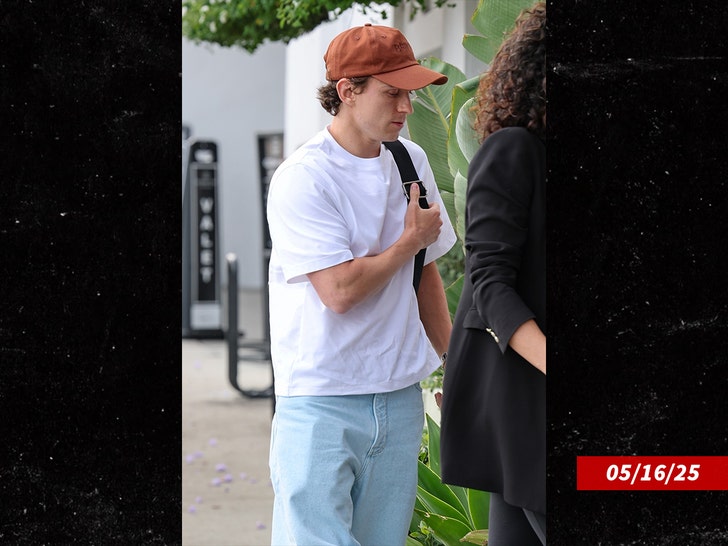 tom-holland-backgrid-1