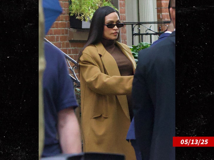 cassie ventura backgrid sub swipe